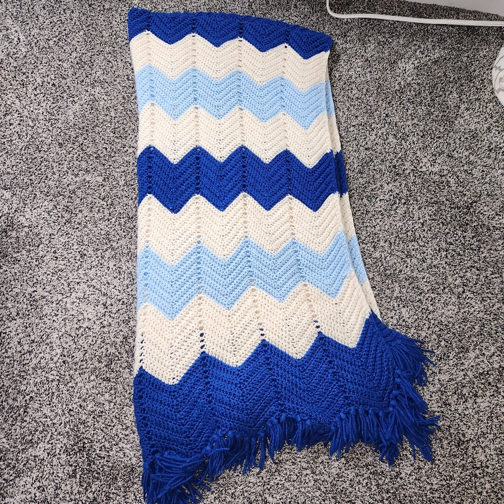 afgan blanket Ziz Zag/ Chevron Approximately 78" Long X 40 1/2 " Wide Blue,Cream